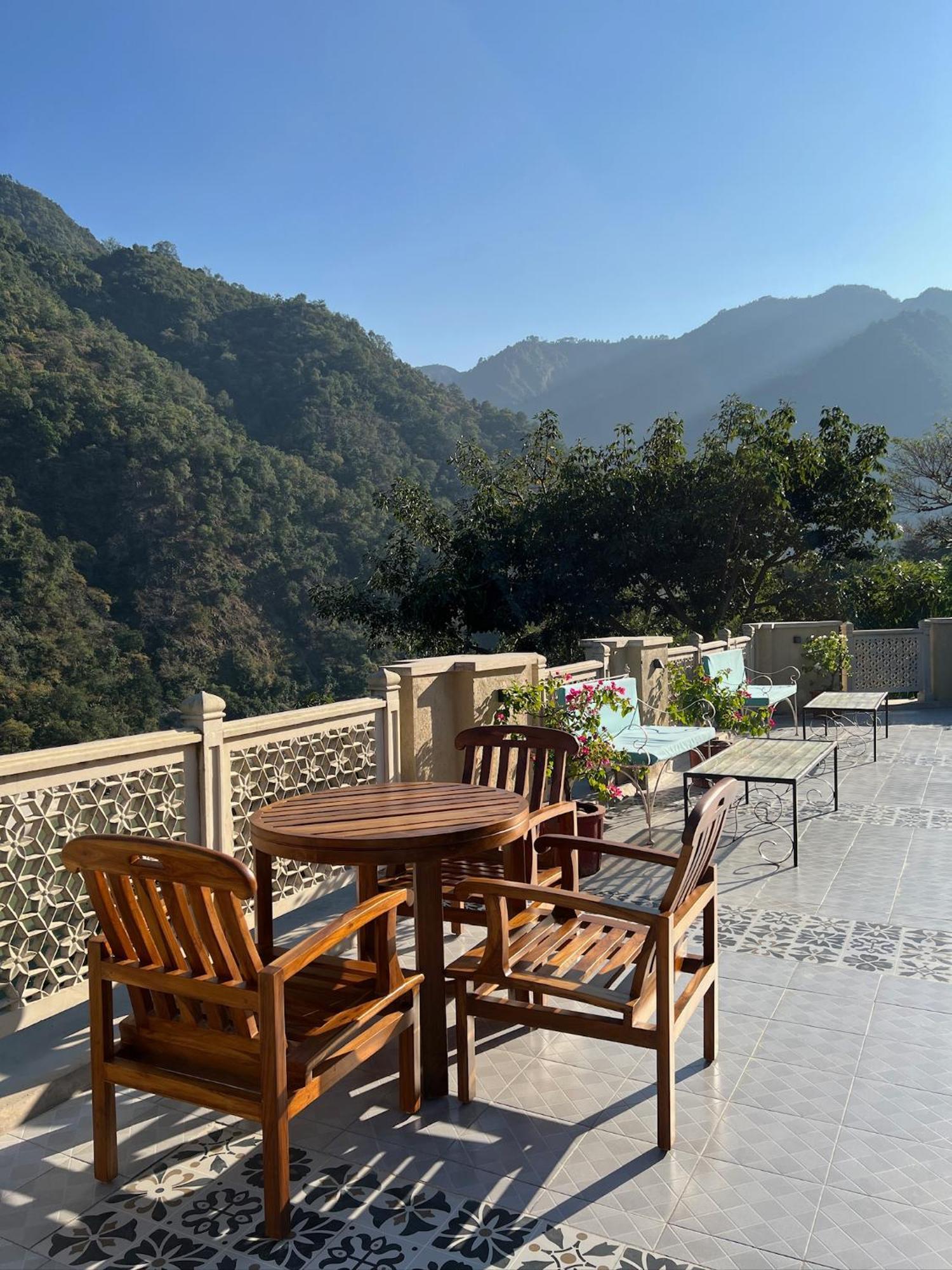 Raga On The Ganges, Rishikesh Hotel Exterior photo