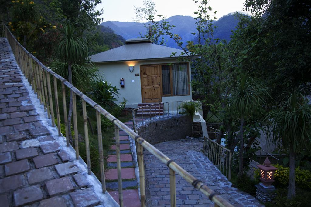 Raga On The Ganges, Rishikesh Hotel Exterior photo